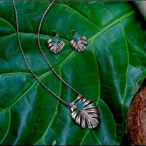 Marquesas Long Pedant Necklace and earrings